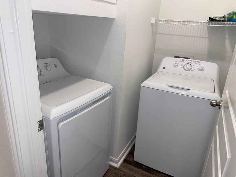 Your Warm Spacious Unit With Pool - Medical Center 휴스턴 외부 사진
